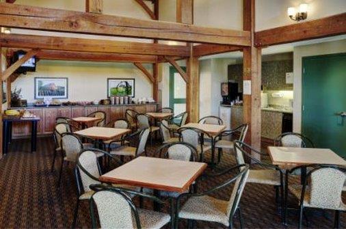 Lakeview Inns & Suites - Okotoks Ресторан фото