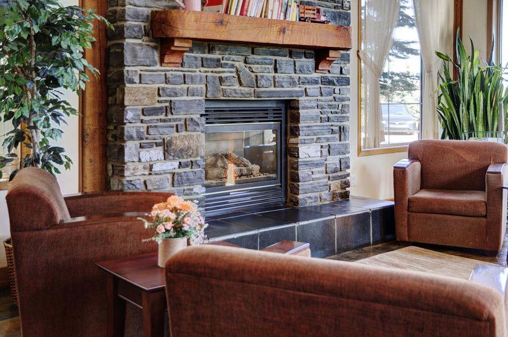 Lakeview Inns & Suites - Okotoks Екстер'єр фото